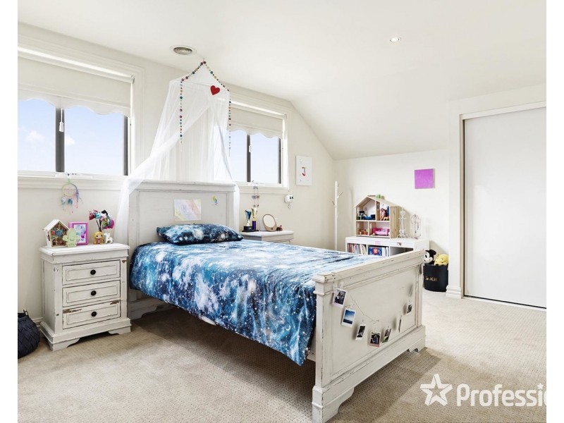 3 Valley Park Drive, Mooroolbark VIC 3138