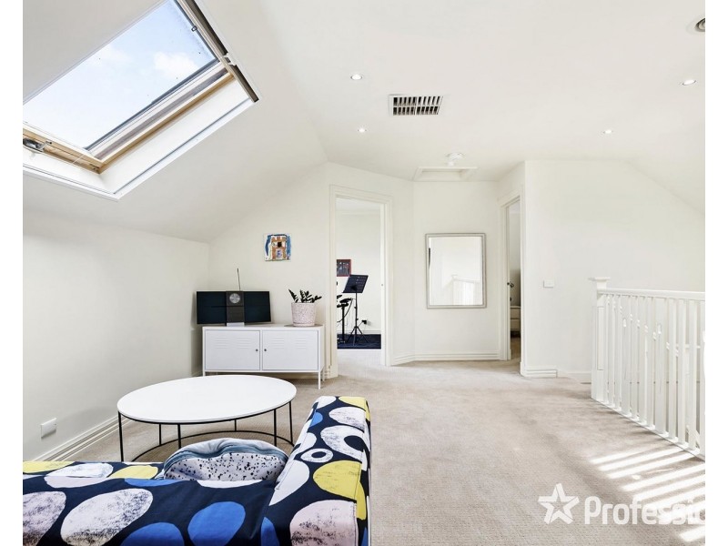 3 Valley Park Drive, Mooroolbark VIC 3138