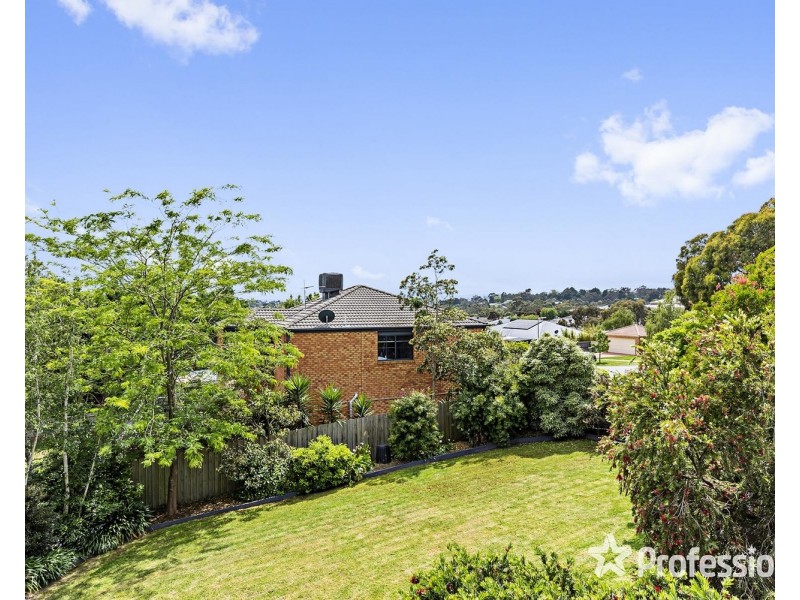 3 Valley Park Drive, Mooroolbark VIC 3138