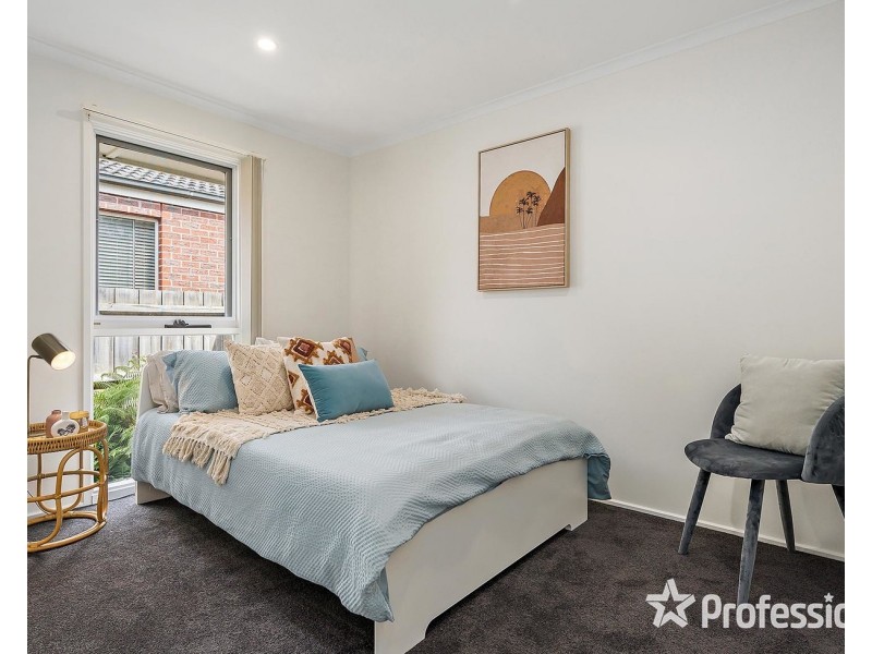 27 Zina Grove, Mooroolbark VIC 3138