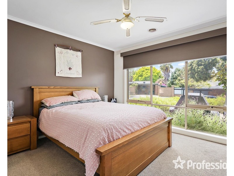 53 Struan Avenue, Mooroolbark VIC 3138