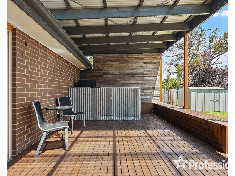 53 Struan Avenue, Mooroolbark VIC 3138