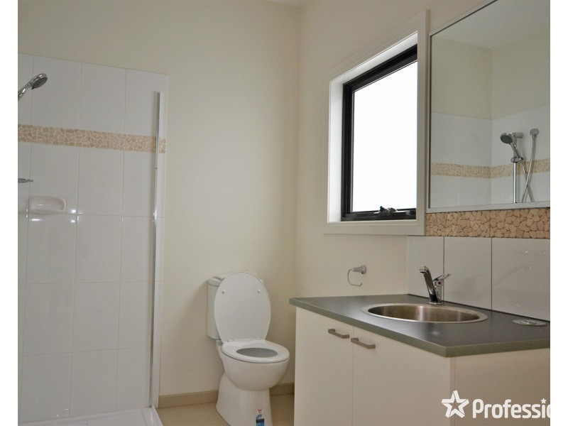 43 Liverpool Road, Kilsyth VIC 3137