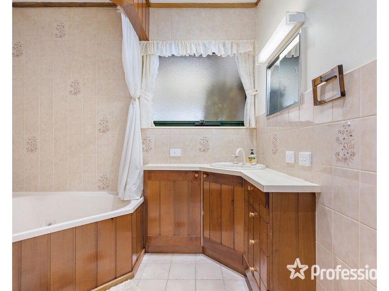 39 Byron Road, Kilsyth VIC 3137