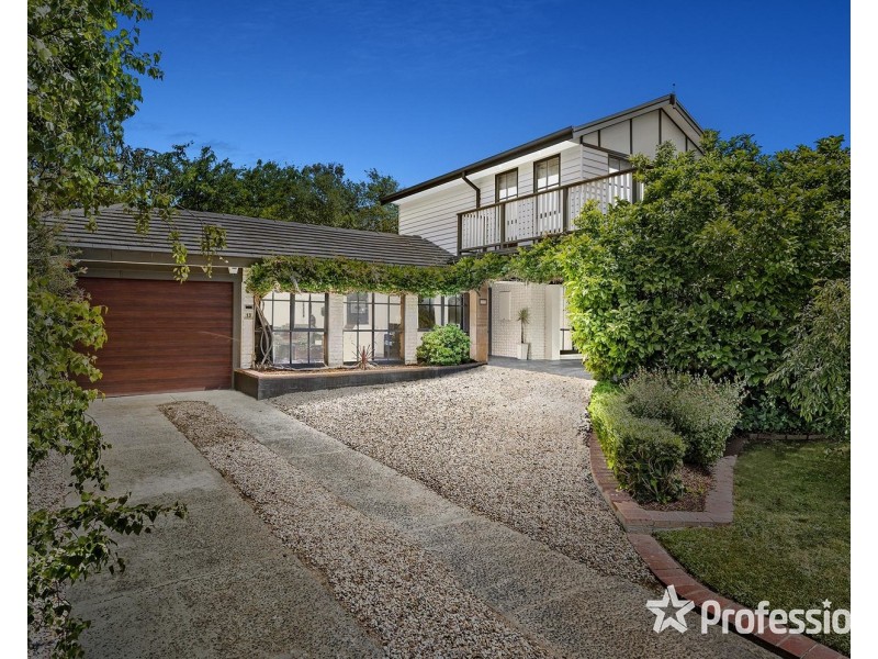 13 Magnolia Grove, Montrose VIC 3765