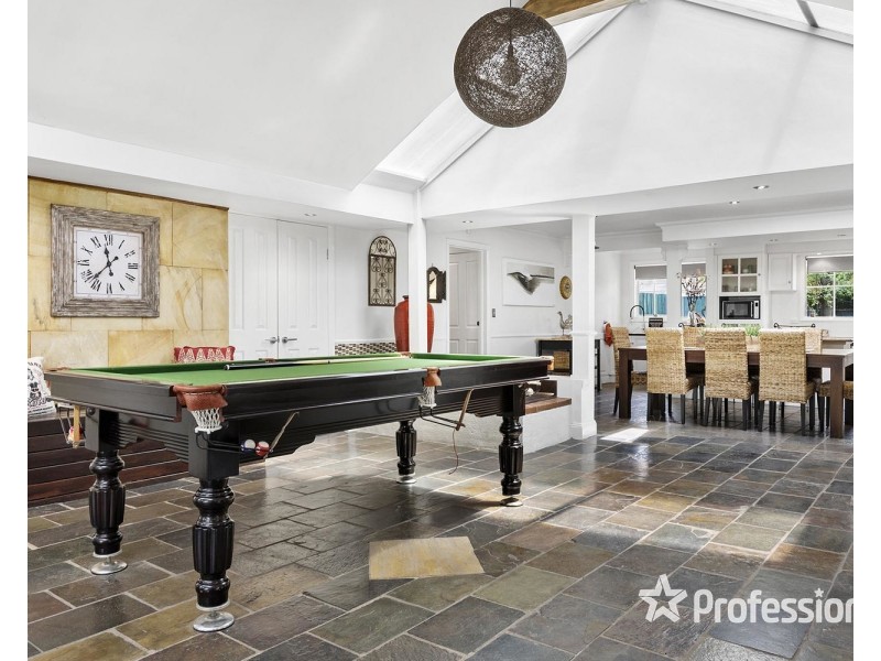 13 Magnolia Grove, Montrose VIC 3765