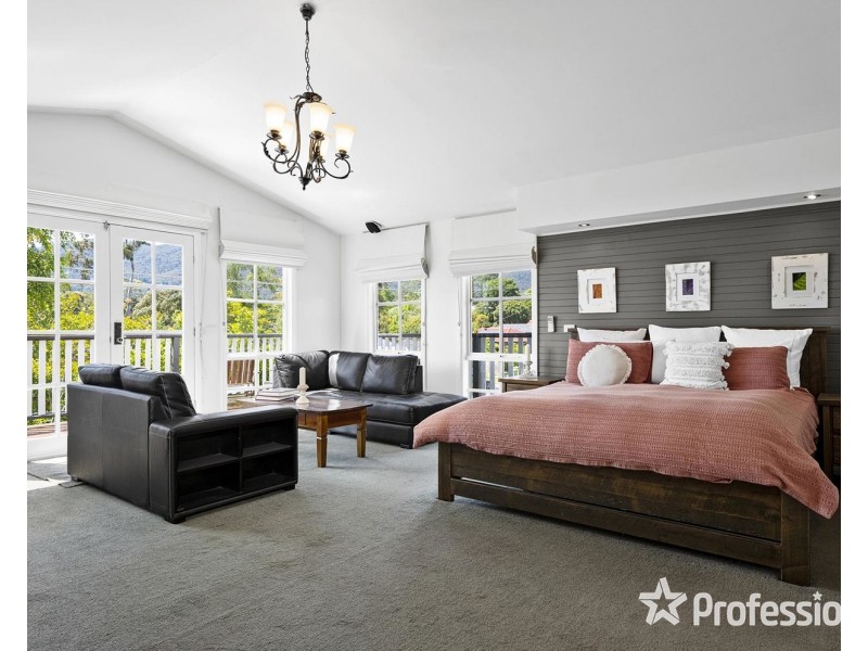 13 Magnolia Grove, Montrose VIC 3765