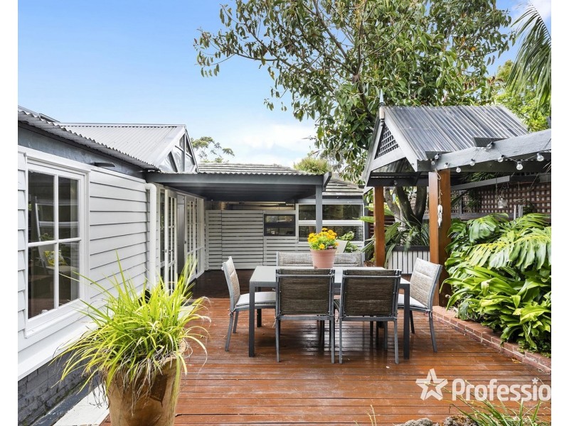 13 Magnolia Grove, Montrose VIC 3765