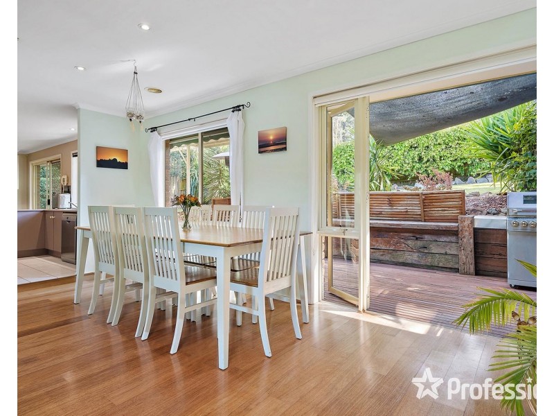 22 Bristol Crescent, Lilydale VIC 3140