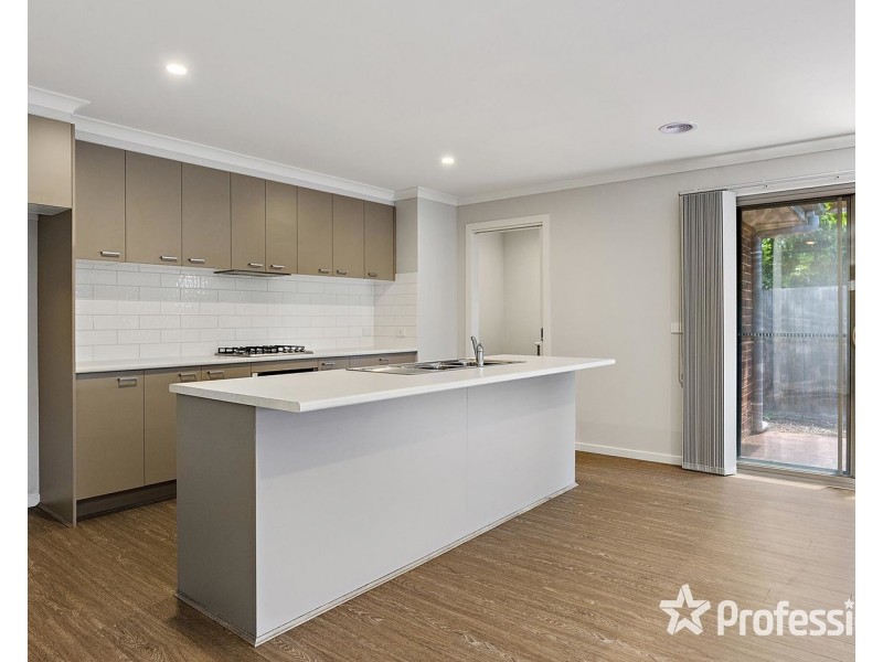 49A Blackburn Road, Mooroolbark VIC 3138