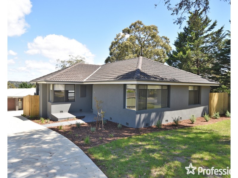 1/3 Uralla Court, Mooroolbark VIC 3138