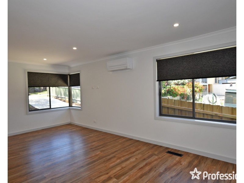 1/3 Uralla Court, Mooroolbark VIC 3138