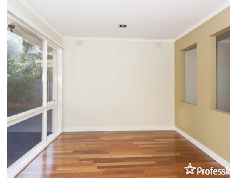 30 Autumn Grove, Mooroolbark VIC 3138