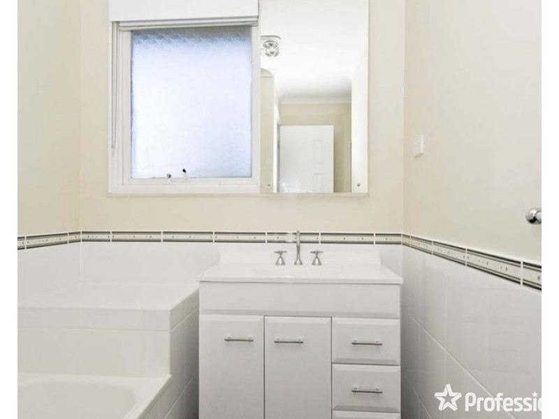 30 Autumn Grove, Mooroolbark VIC 3138