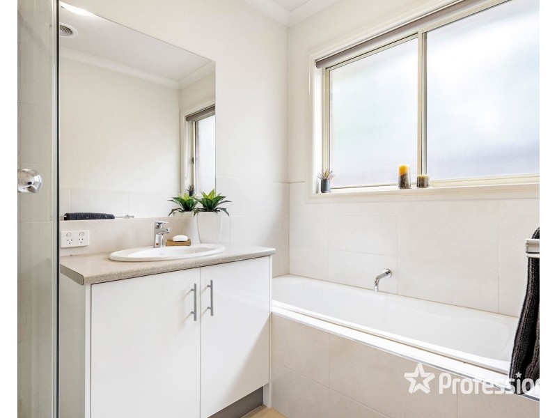 40a Swinburne Avenue, Mooroolbark VIC 3138