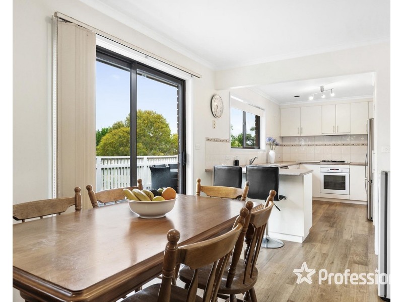 3 Barker Drive, Mooroolbark VIC 3138