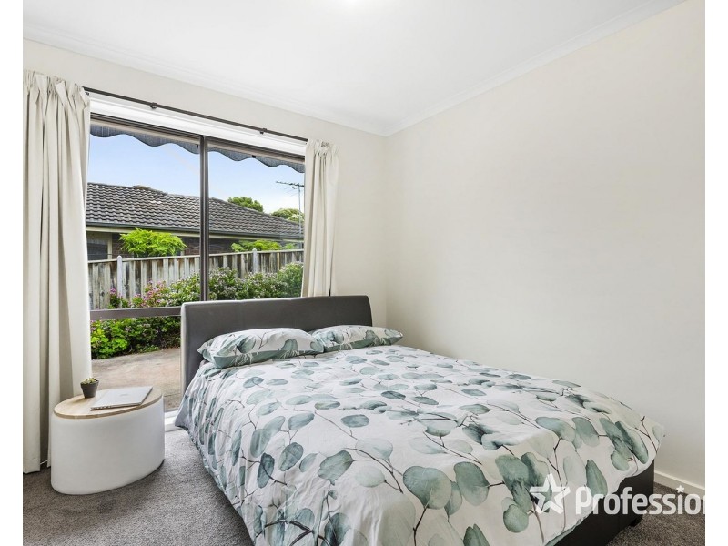 3 Barker Drive, Mooroolbark VIC 3138
