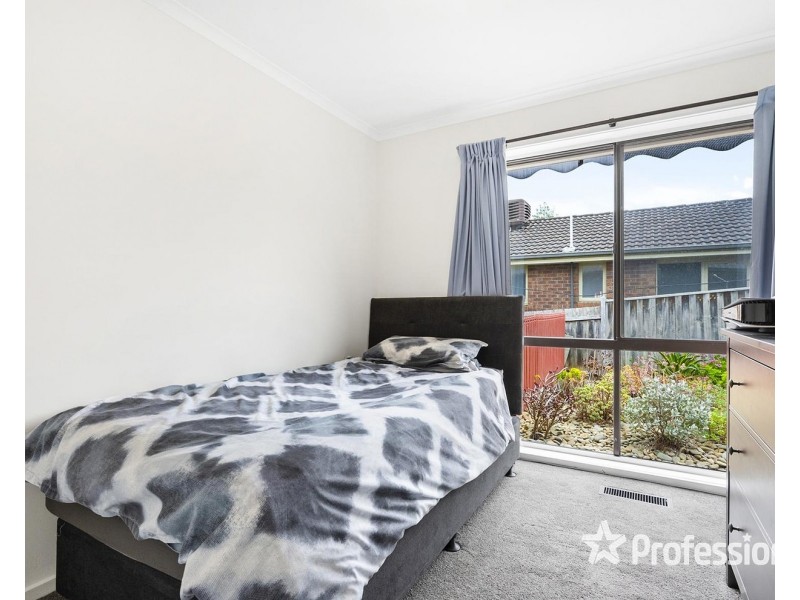 3 Barker Drive, Mooroolbark VIC 3138