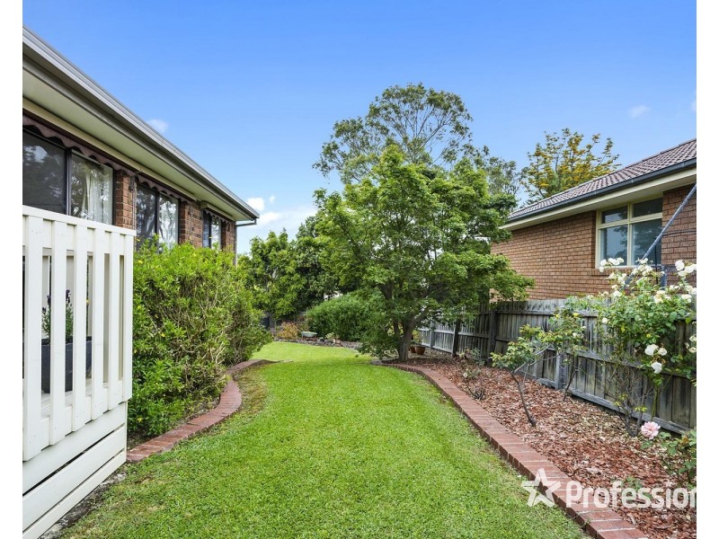 3 Barker Drive, Mooroolbark VIC 3138