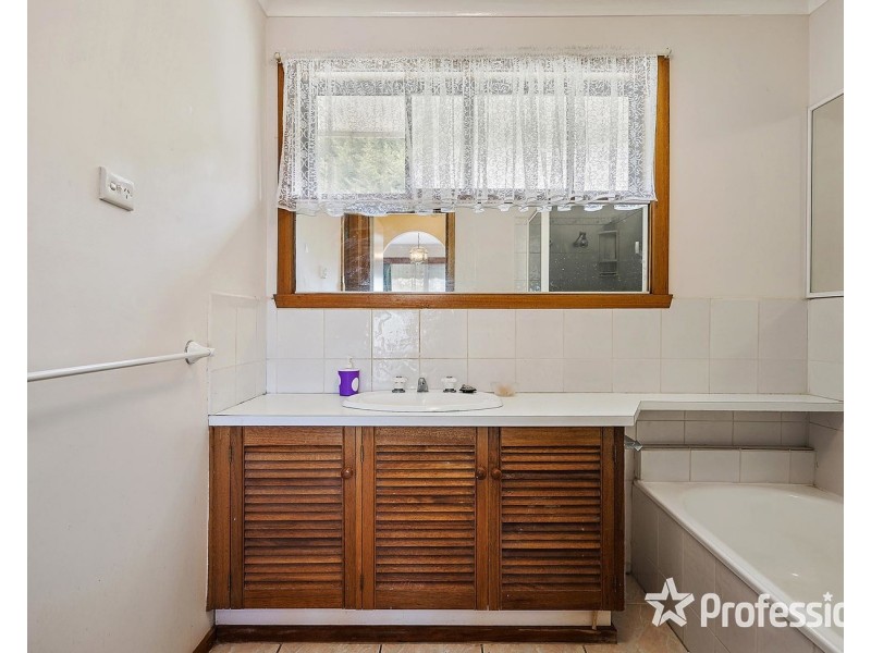 24 Copeland Drive, Montrose VIC 3765