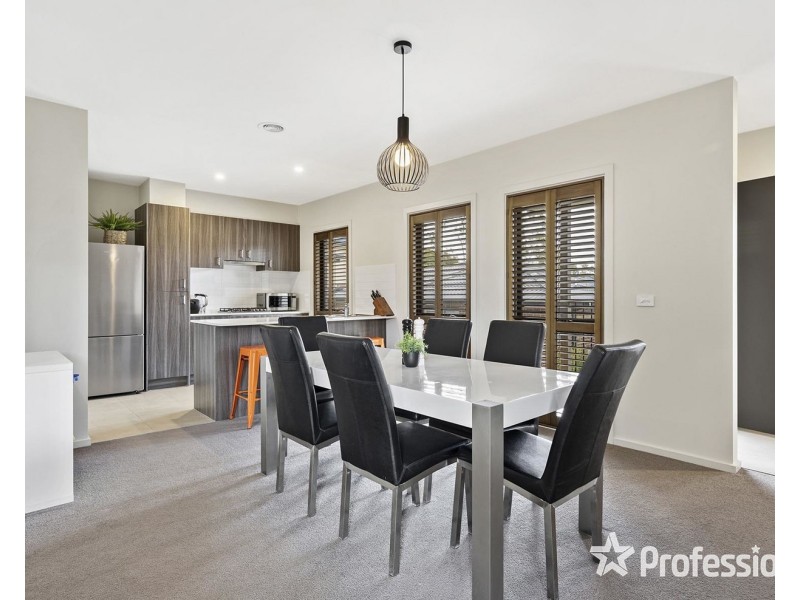 4/11 Cameron Road, Croydon VIC 3136