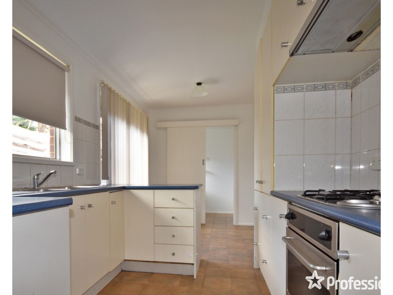 9 Lansell Road, Mooroolbark VIC 3138