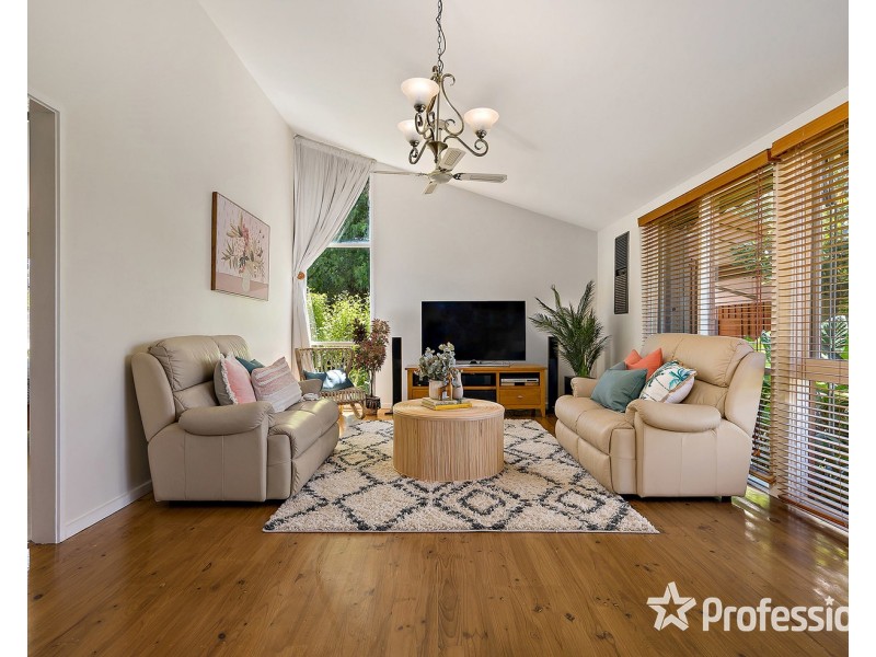 16 Maralee Drive, Mooroolbark VIC 3138