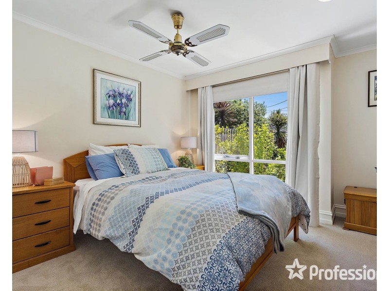 16 Maralee Drive, Mooroolbark VIC 3138