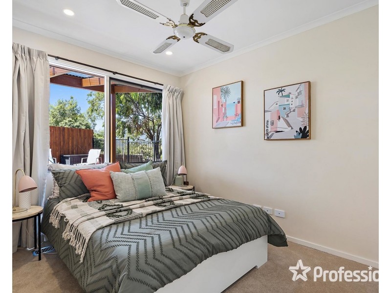 16 Maralee Drive, Mooroolbark VIC 3138