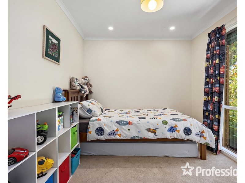16 Maralee Drive, Mooroolbark VIC 3138