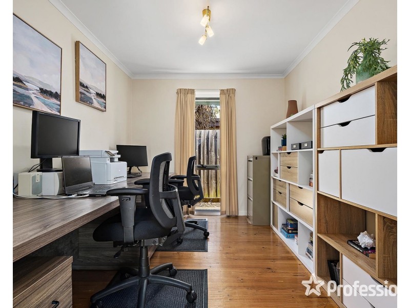 16 Maralee Drive, Mooroolbark VIC 3138