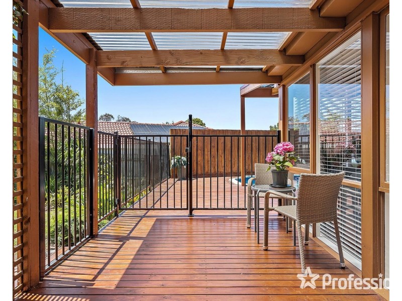 16 Maralee Drive, Mooroolbark VIC 3138