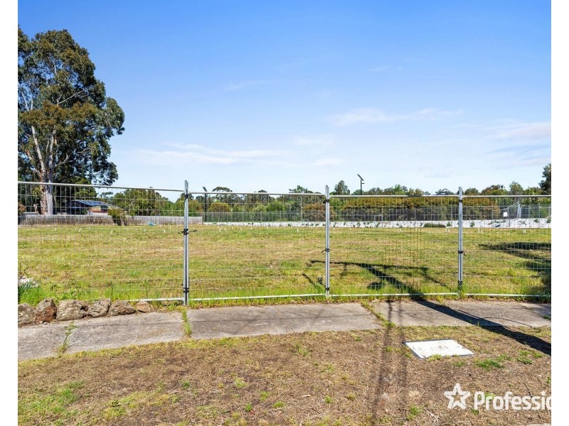 4 Annie Court, Croydon VIC 3136