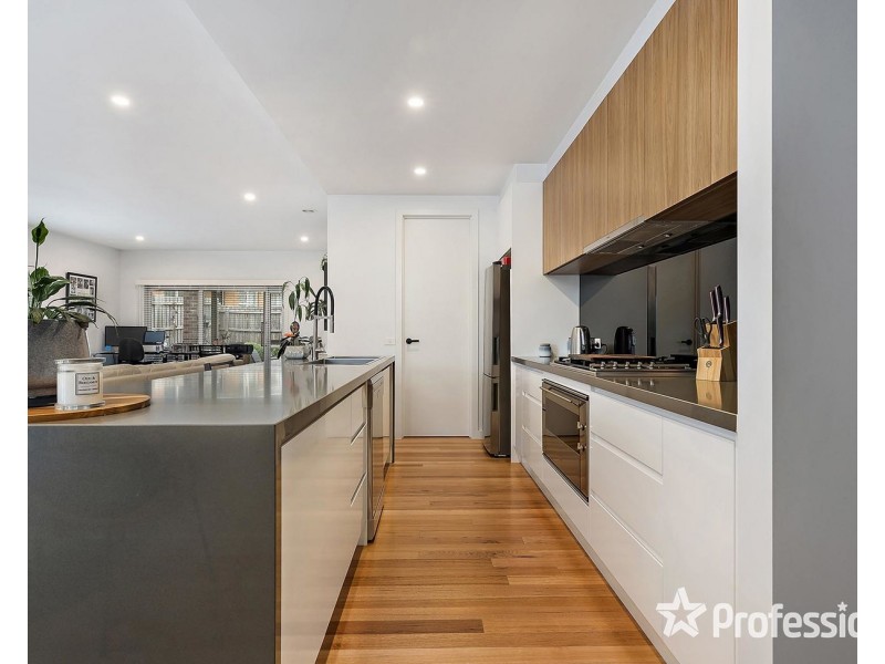1 Dennis Court, Mooroolbark VIC 3138