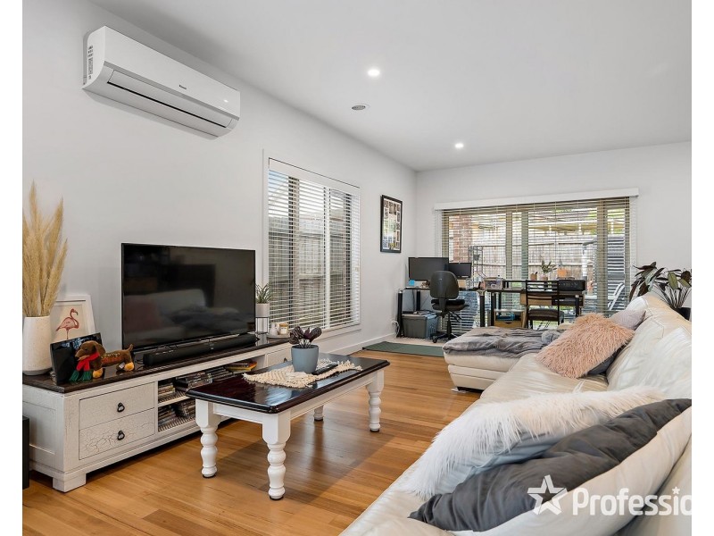 1 Dennis Court, Mooroolbark VIC 3138