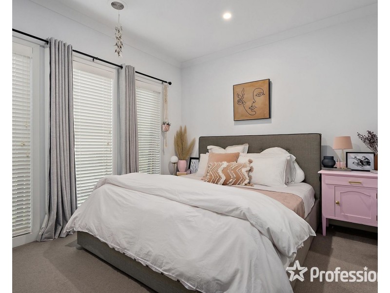 1 Dennis Court, Mooroolbark VIC 3138