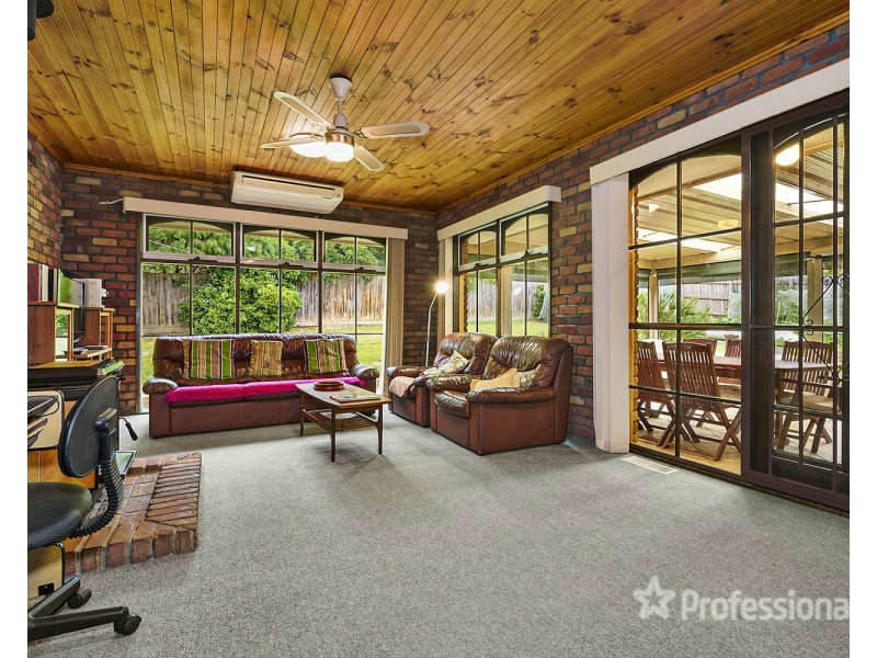 19 Polaris Way, Chirnside Park VIC 3116