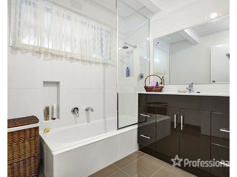 19 Polaris Way, Chirnside Park VIC 3116