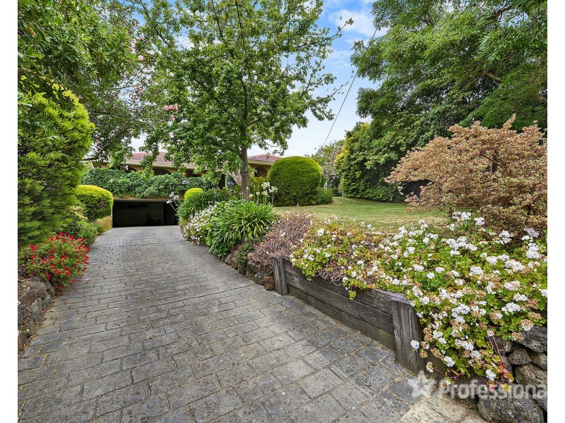 19 Polaris Way, Chirnside Park VIC 3116
