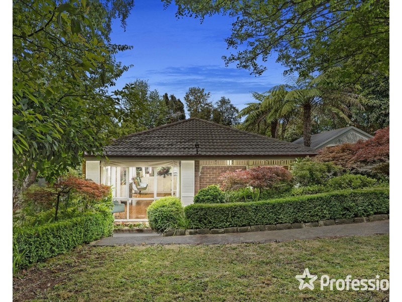 4 Loris Street, Silvan VIC 3795