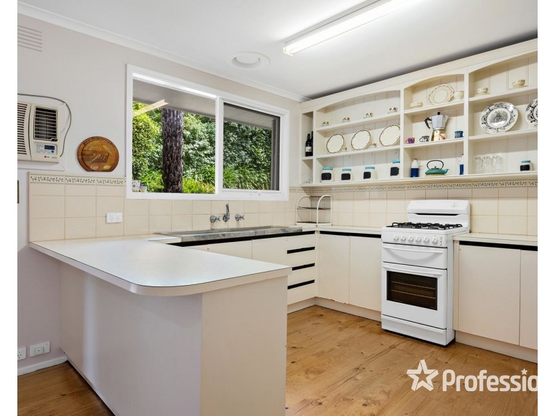 4 Loris Street, Silvan VIC 3795