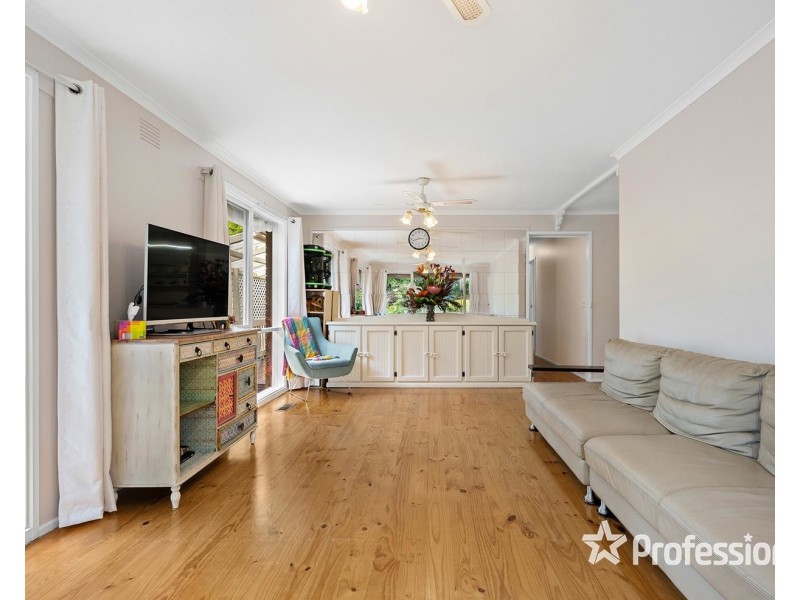 4 Loris Street, Silvan VIC 3795