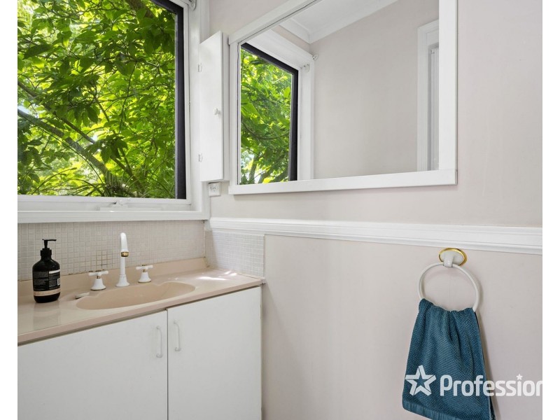 4 Loris Street, Silvan VIC 3795