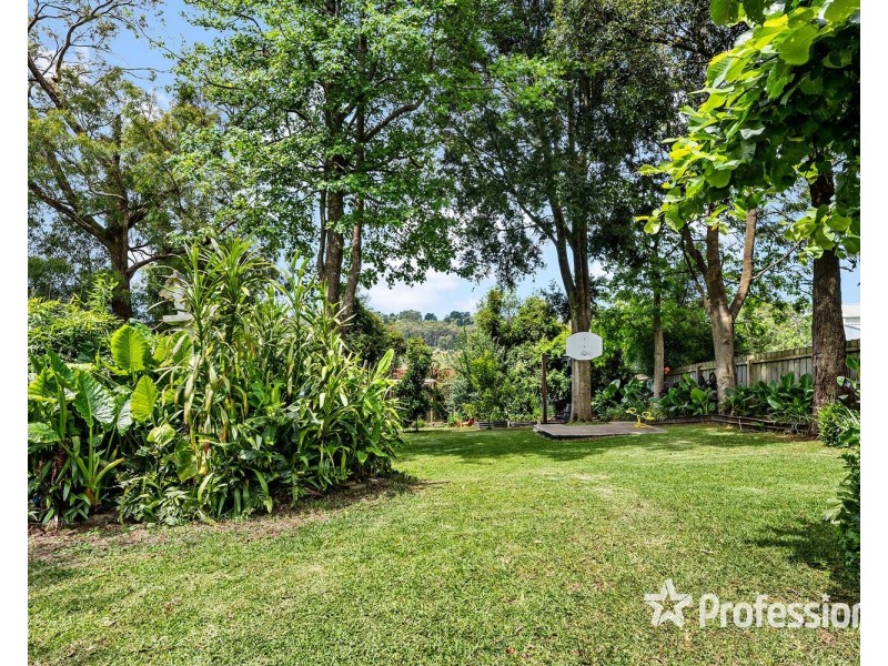 4 Loris Street, Silvan VIC 3795