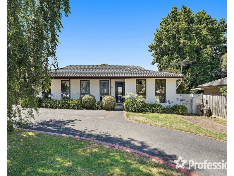 34 McDermott Avenue, Mooroolbark VIC 3138