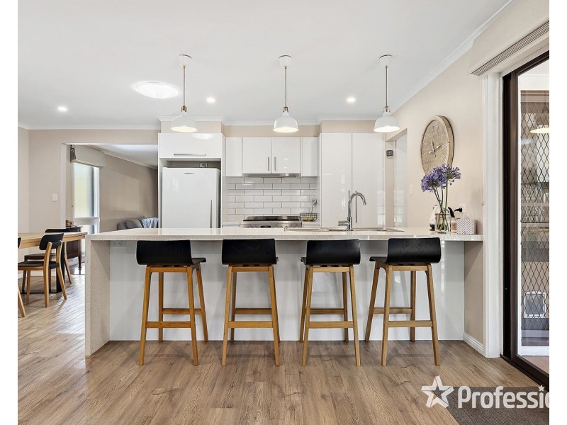 34 McDermott Avenue, Mooroolbark VIC 3138
