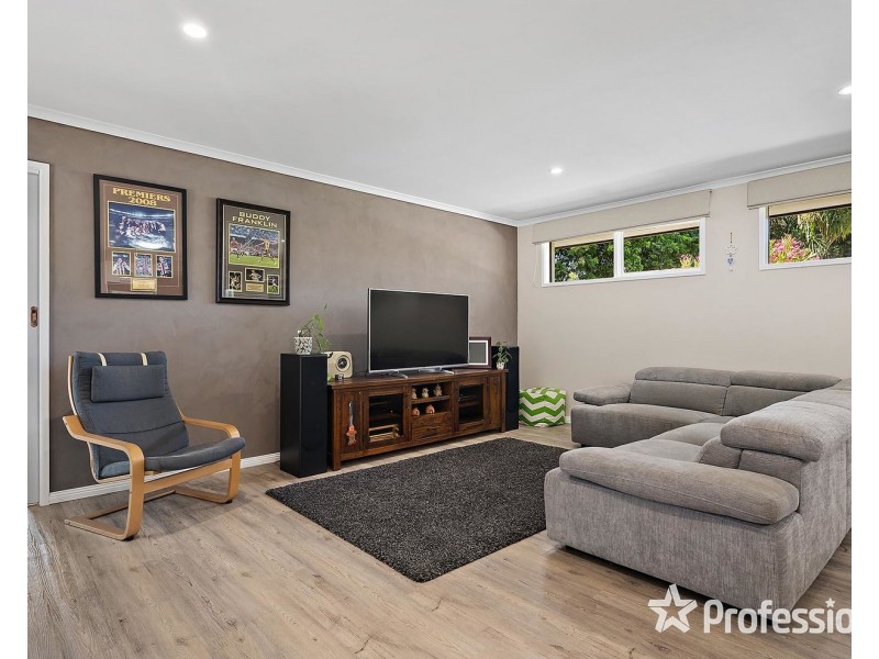 34 McDermott Avenue, Mooroolbark VIC 3138