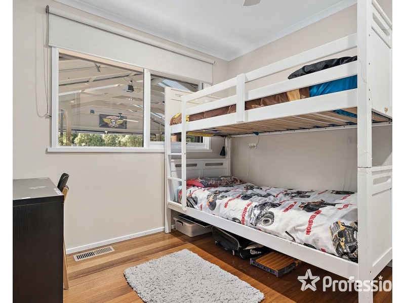 34 McDermott Avenue, Mooroolbark VIC 3138