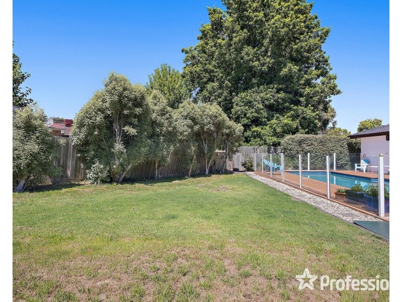 34 McDermott Avenue, Mooroolbark VIC 3138