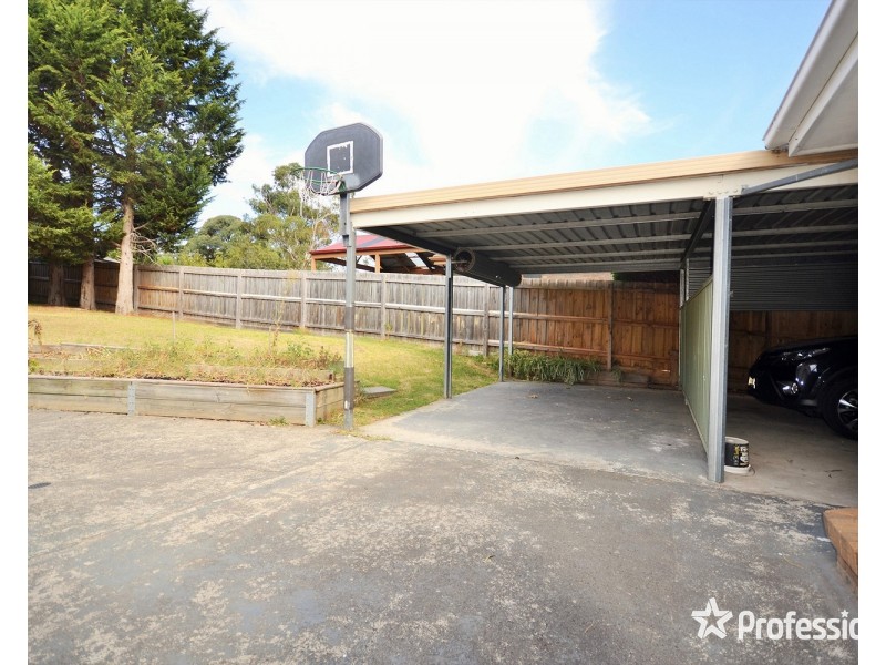 44 Highview Drive, Mooroolbark VIC 3138